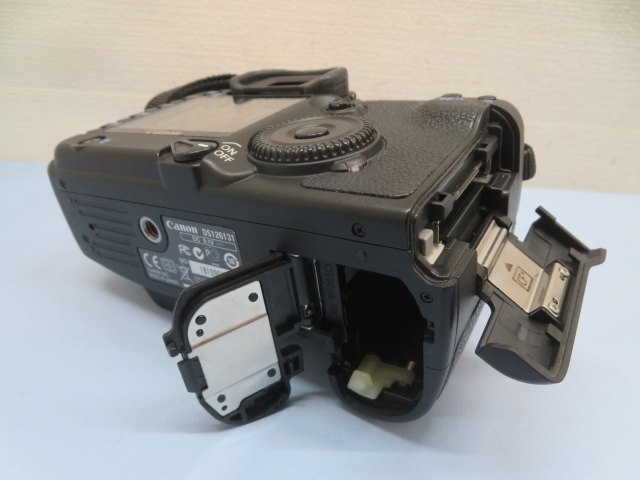 820万画素●●CANON EOS 30D 一眼レフオートカメラ キャノン AFデジタル一眼レフ レンズ/フィルター付き バッテリー無し USED 88710K5●●_画像5