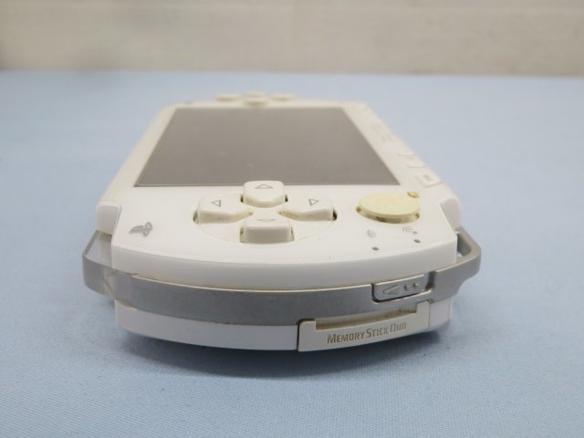 ソフト/メモリー32MB付★SONY PSP1000 ゲーム機器 セラミックホワイト Ver.6.60 無限回廊 ソニー 保証シールあり 動作品 88752★！！_画像4