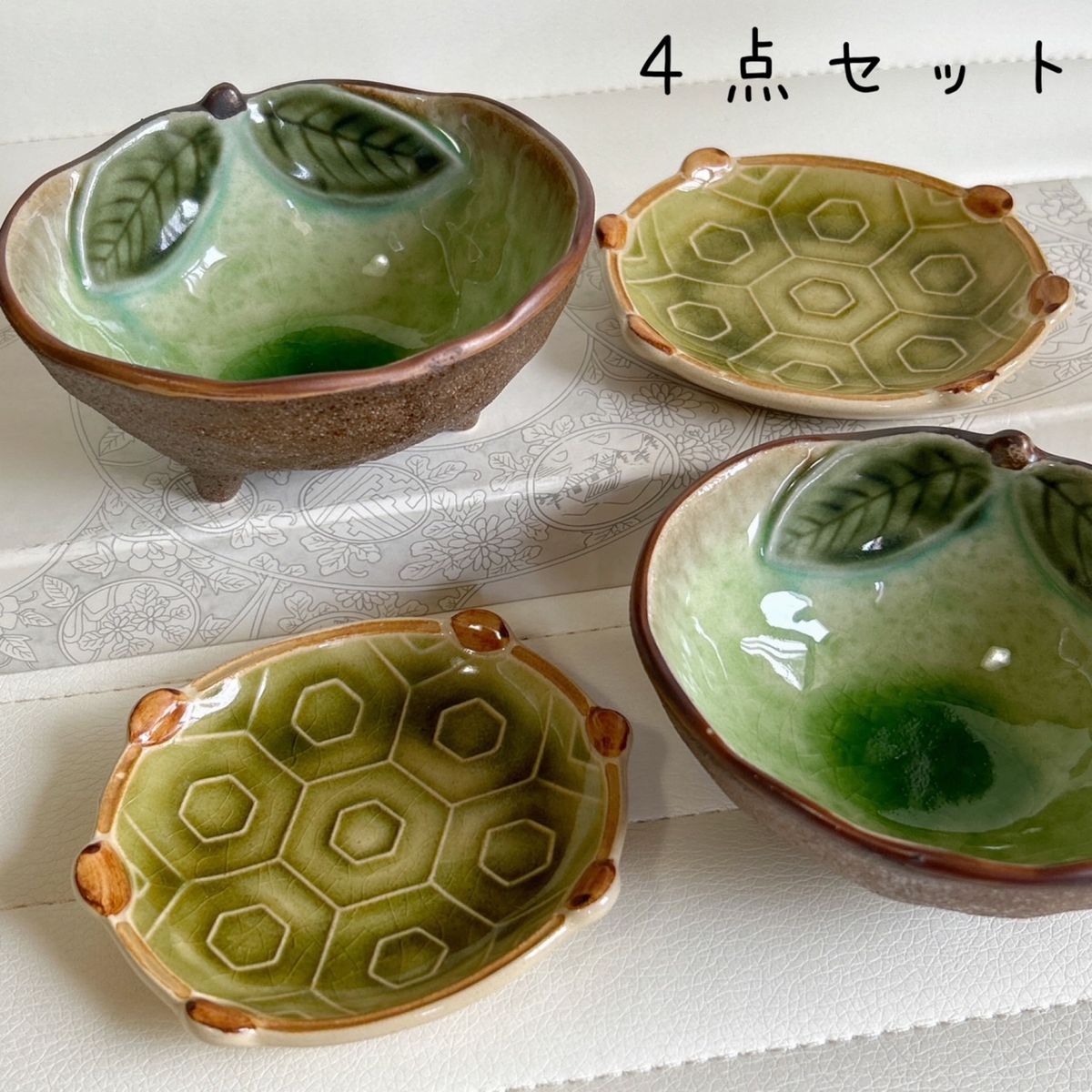舞陶館 小皿 三つ足小鉢 4枚セット 緑釉 高台小鉢 亀甲 織部 土 舞陶館 小皿 三つ足小鉢 4枚セット 緑釉 高台小鉢 亀甲 織部 土