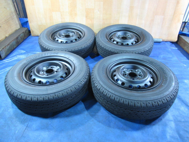 激安即決！マッドブラック！日産純正 鉄 13-5J 4H/100 ET40 + BRIDGESTONE 165R13 6PR LT 2023年製 中古4本セット！ADバン！T007826_画像2