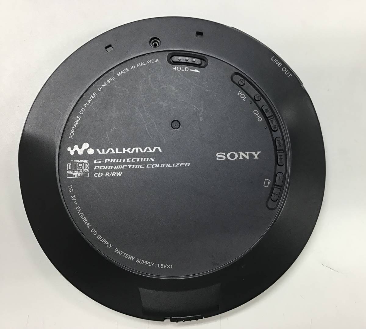 【動作OK / 即決】SONY MP3 ATRAC CD WALKMAN ポータブルCDプレーヤー D-NE830 シルバー（C8111）_画像3