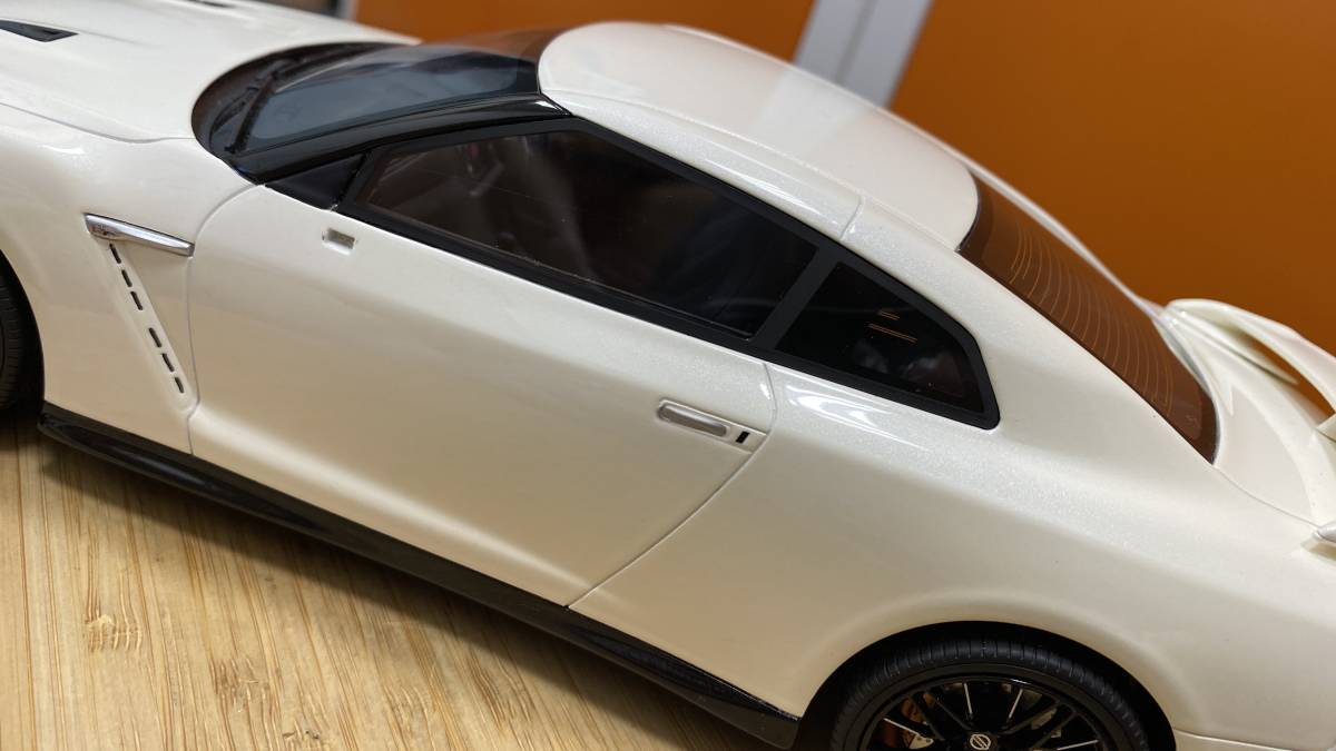 【中古保管品】京商 サムライ 1/18 日産 GT-R 2020 ホワイト KSR18044W [限定700個：092/700] ミニカー 車 ニッサン samurai_画像8