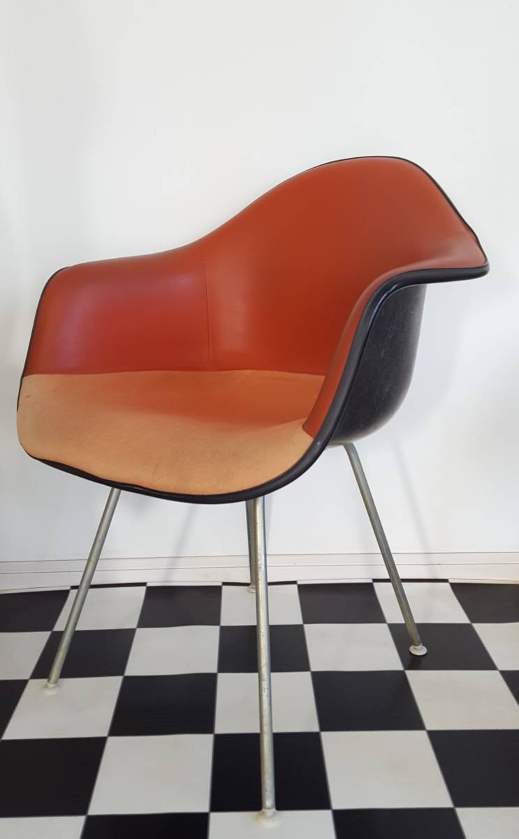 1970s 【Black x Terracotta】ファイバー多 ビンテージ ハーマンミラー Eames arm shell chair イームズ アームシェルチェア 60sの画像1