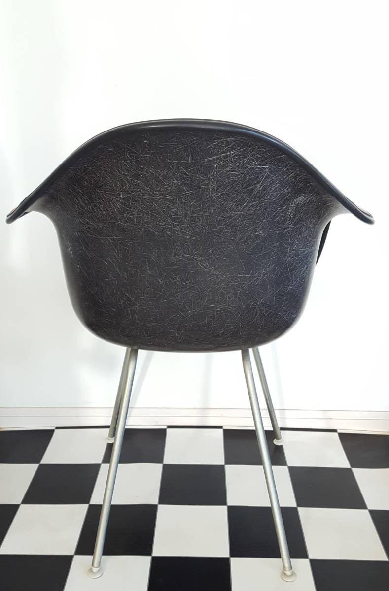 1970s 【Black x Terracotta】ファイバー多 ビンテージ ハーマンミラー Eames arm shell chair イームズ アームシェルチェア 60sの画像5