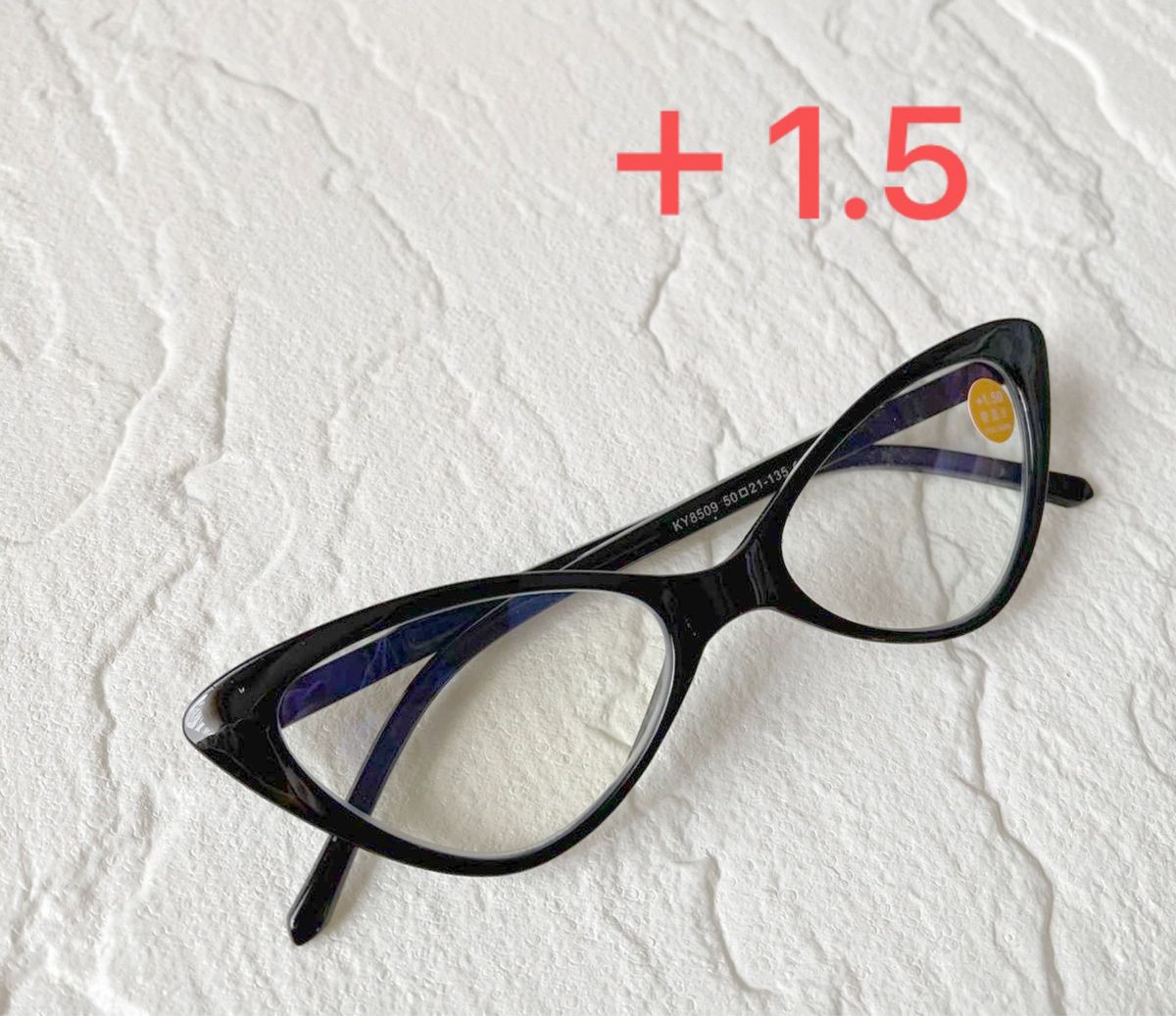 【新品・未使用】老眼鏡　＋1.5 ブルーライトカット　リーディンググラス　キャッツアイ