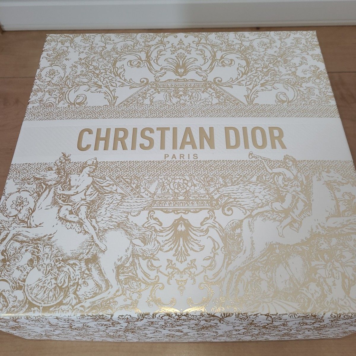 シシシ、神秘的なデザインがうちゅくしい！クリスチャンディオール　空箱CHRISTIAN DIOR