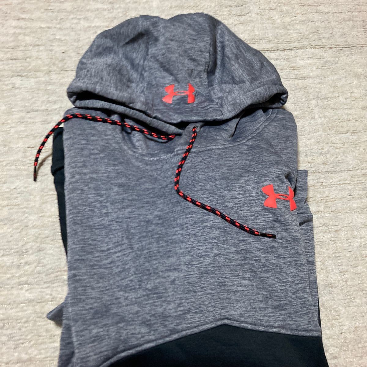 *UNDER ARMOUR Parker M size Under Armor long sleeve 