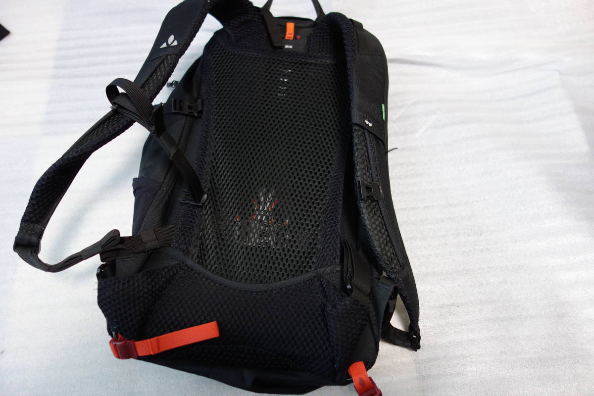 VAUDE ファウデ Wizard 18+4 AC　バックパック 背面メッシュ 中古_画像4