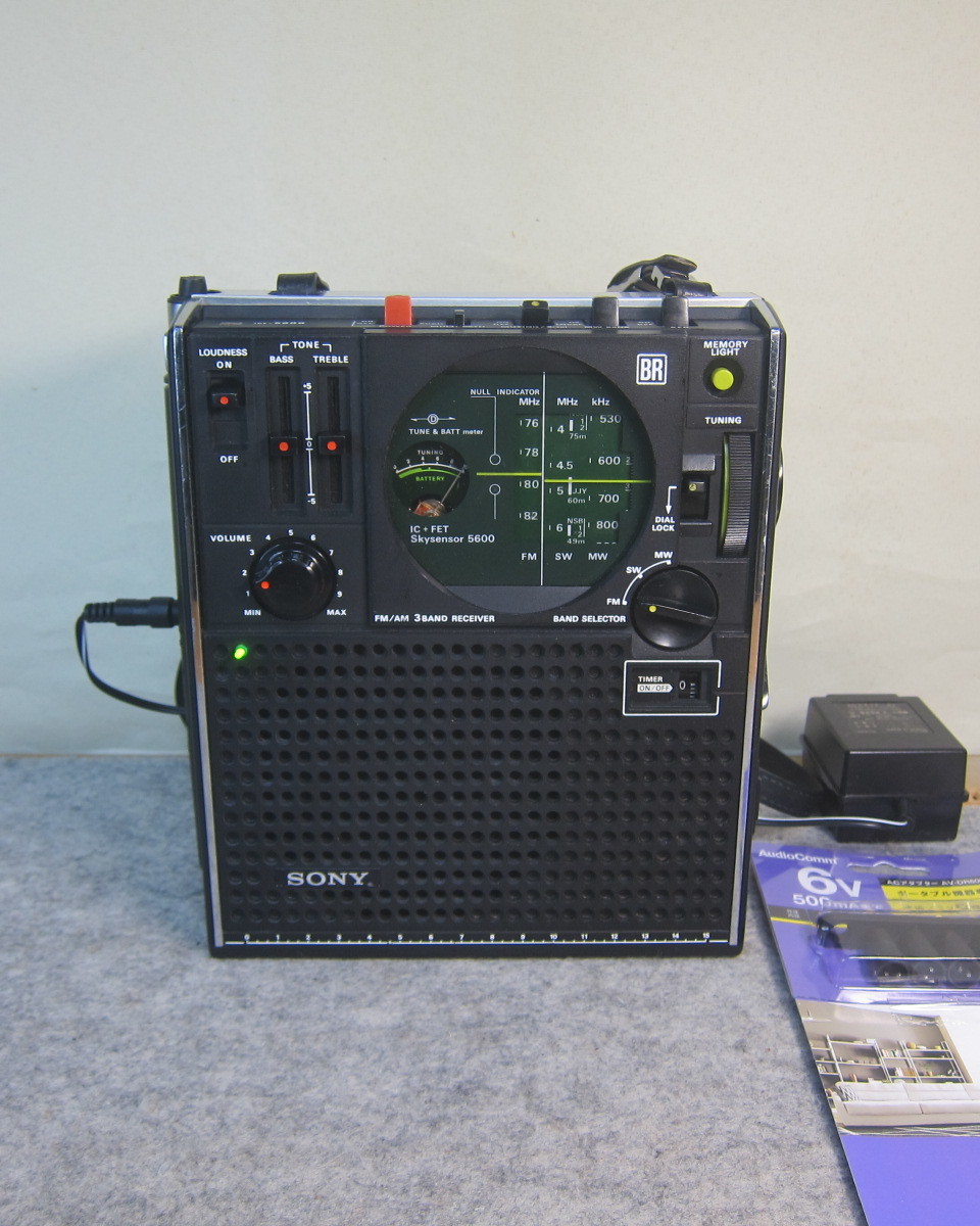 SONY ソニー スカイセンサー ICF-5600 FM/SW/MW3バンドラジオ ワイドFM対応改造 電源表示灯、ACアダプター付 動作確認品 11-36_画像2