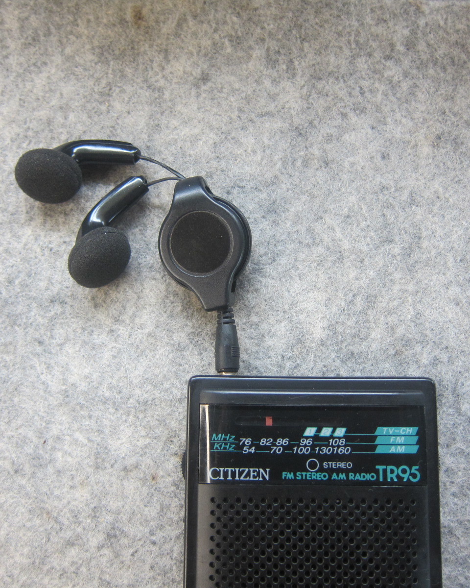 CITIZEN シチズン FMステレオ/AMポケットラジオ TR-95 ワイドFM対応 イヤホン、新電池付 動作確認品 11-42-1