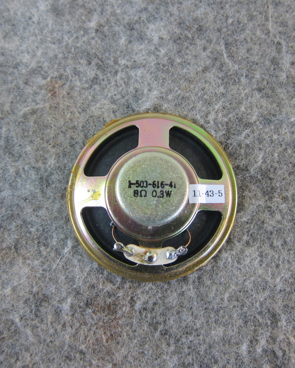  small size speaker 57mm thickness 20mm upper part diameter 22mm 8Ω 0.3W SONY radio ICF-8 from removal goods 11-43-5