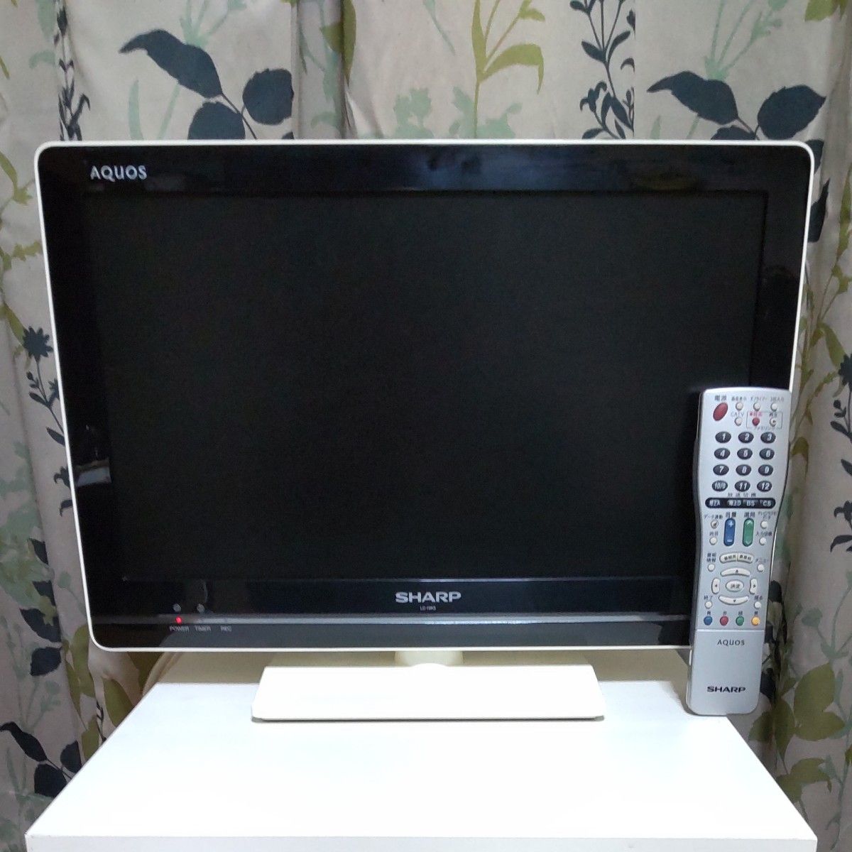 シャープ AQUOS LC-19K5-W 19V型デジタルハイビジョン液晶テレビ