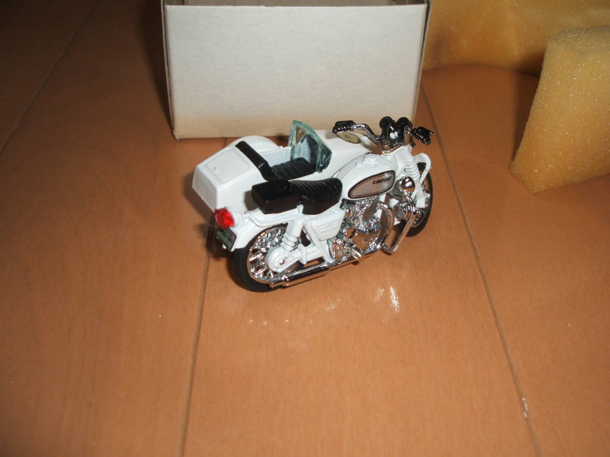 ダイヤペット　カワサキ650　W1スペシャル　警視庁白バイサイドカー_画像3