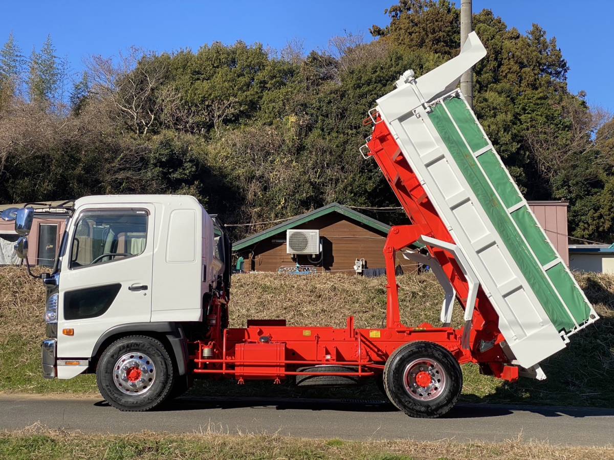 【H-0052】日野 レンジャー FD9 ベッド付 高床ダンプ H29年式 4万km 1年車検付き 3600kg 自動コボレーン付 Lゲート アルミホイール 新明和_画像4