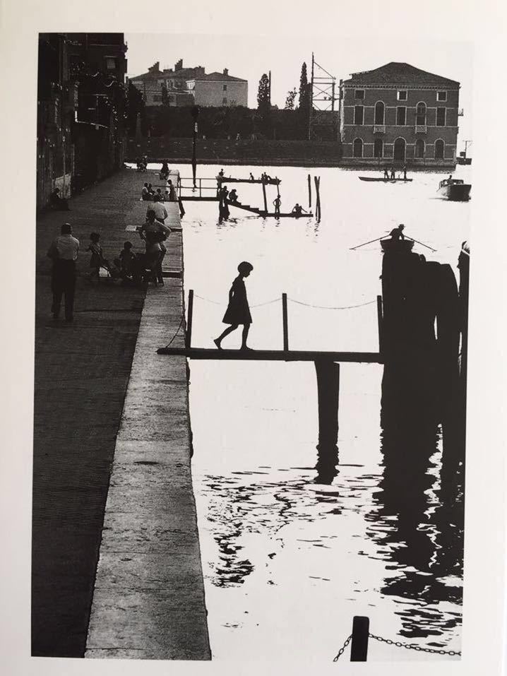 【ウィリー・ロニ】絵柄8種 パリ Willy Ronis 3 印刷物 ポストカード 木製額装31×26 cm 絵柄違い有り ウィリー・ロニス 写真_画像1