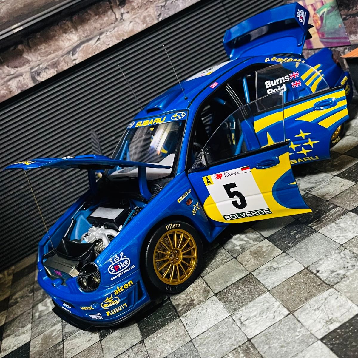 カスタム品 1/18 AUTOart スバル インプレッサ WRC 2001