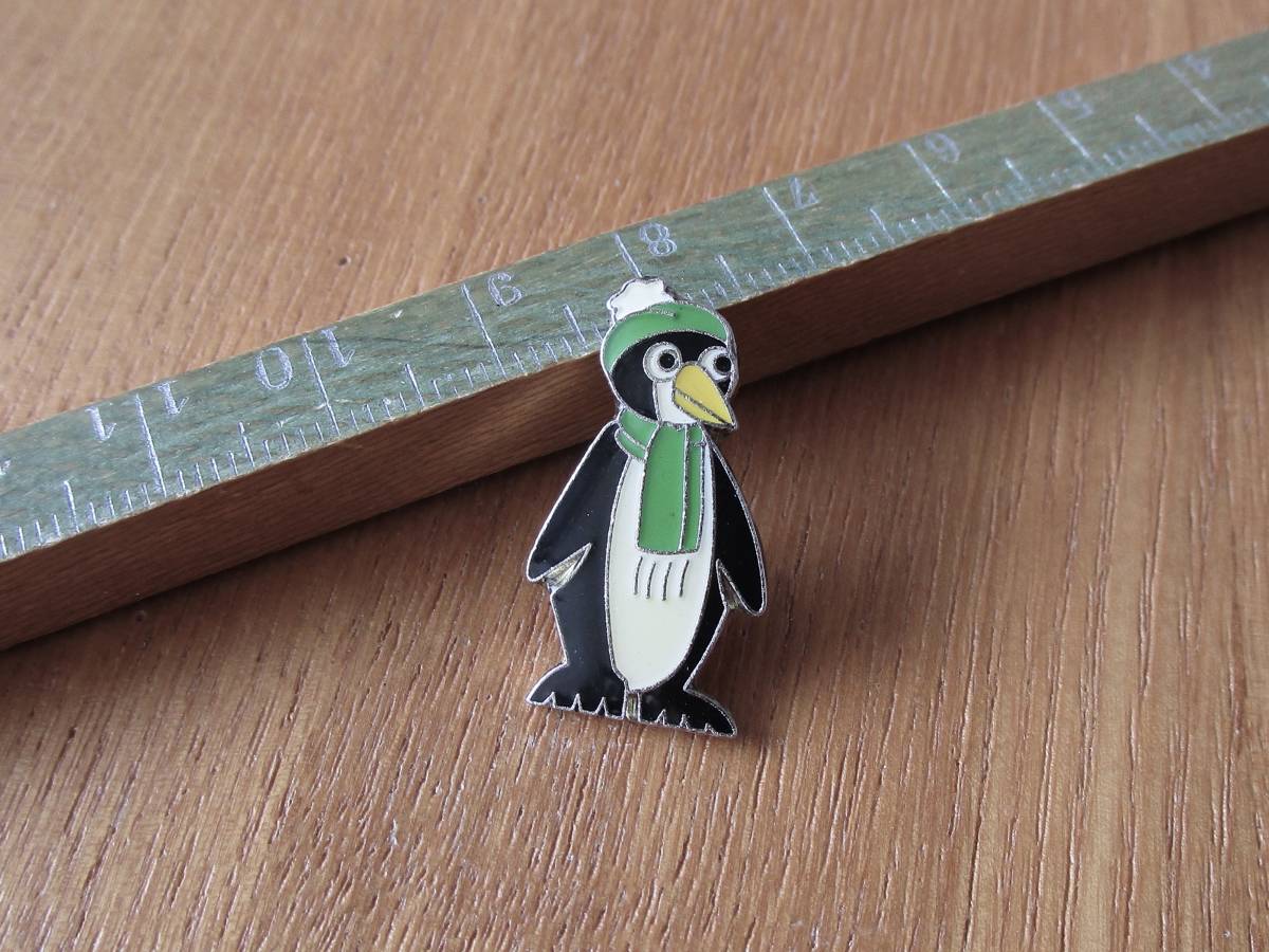 古い ピンバッジ：ペンギン 緑のマフラー 鳥 ピンズ #M_画像2