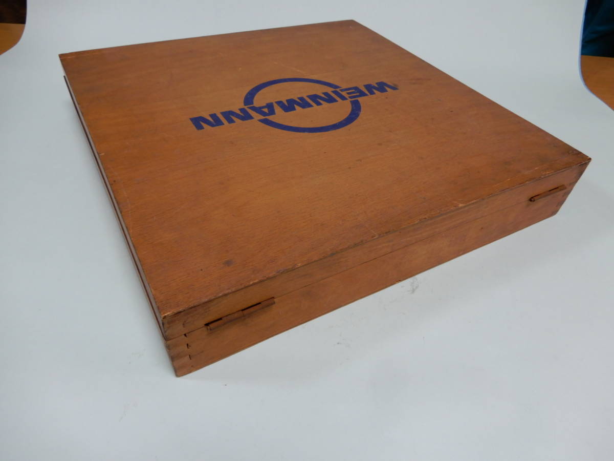 WEINMANN　ワイマン　木製パーツケース_ヒンジも錆びています。