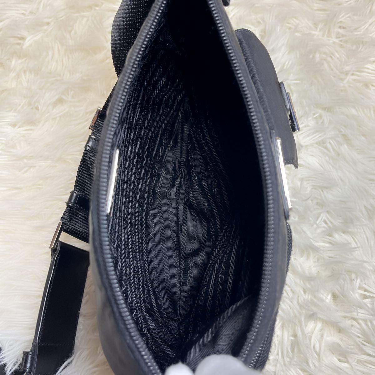 PRADA プラダ ウエストポーチ ウエストバッグ メッセンジャー PRADA プラダ ウエストポーチ ウエストバッグ メッセンジャー