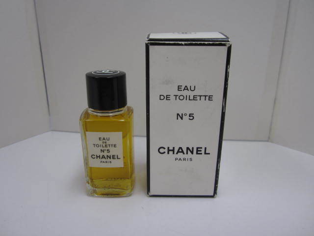 CHANEL　シャネル　ミニ香水＆ペンシルシャープナー　おまとめ　現状品_画像2