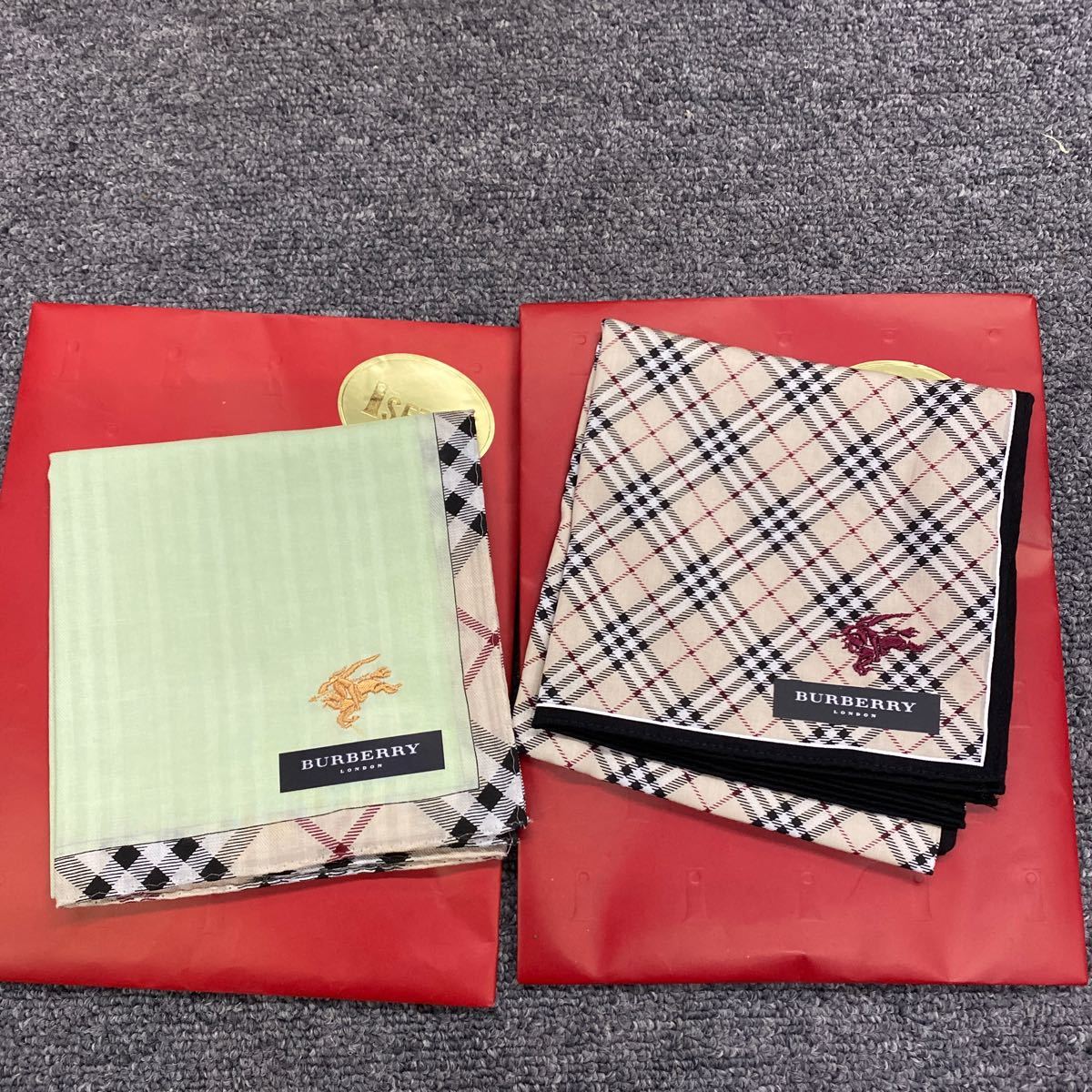 12108 BURBERRY バーバリー ハンカチ 2枚セット　綿100% 日本製　新品未使用_画像1