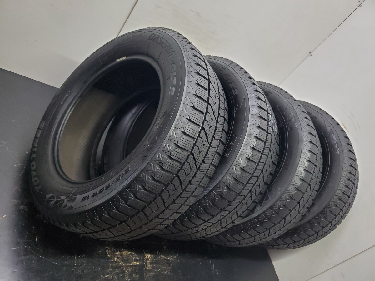 215/60R16 スタッドレス 冬タイヤ 4本 トーヨー GIZ2 送料無料 条件付き T2272_画像1