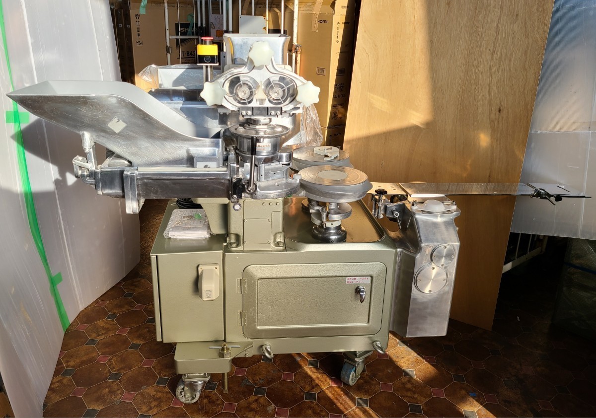 中古品動作品】管1W216 レオン自動機 万能包あん機 AN209 2007年 中古品動作品】管1W216 レオン自動機 万能包あん機 AN209 2007年