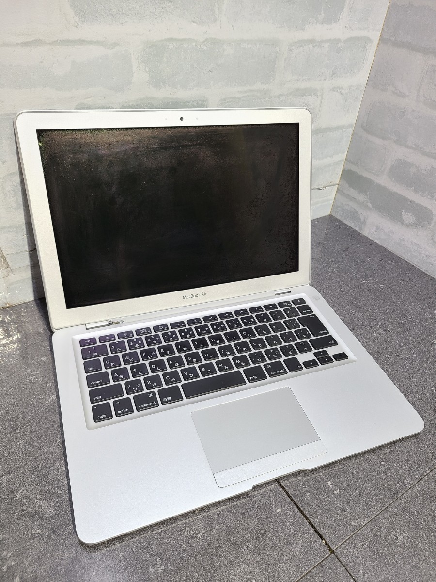 【ジャンク品】管1W217 Apple MacBook Air A1304 CPU core 2 Duo SL9300 HDD無し、メモリー2GB?(オンボード)、バッテリー有り 通電OK _画像1