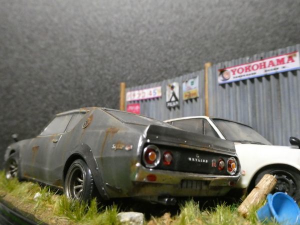 昭和レトロ 1/32 NISSAN スカイライン 2000GT-R ハコスカ＆ケンメリ 情景ジオラマ完成品 ケース付_画像6