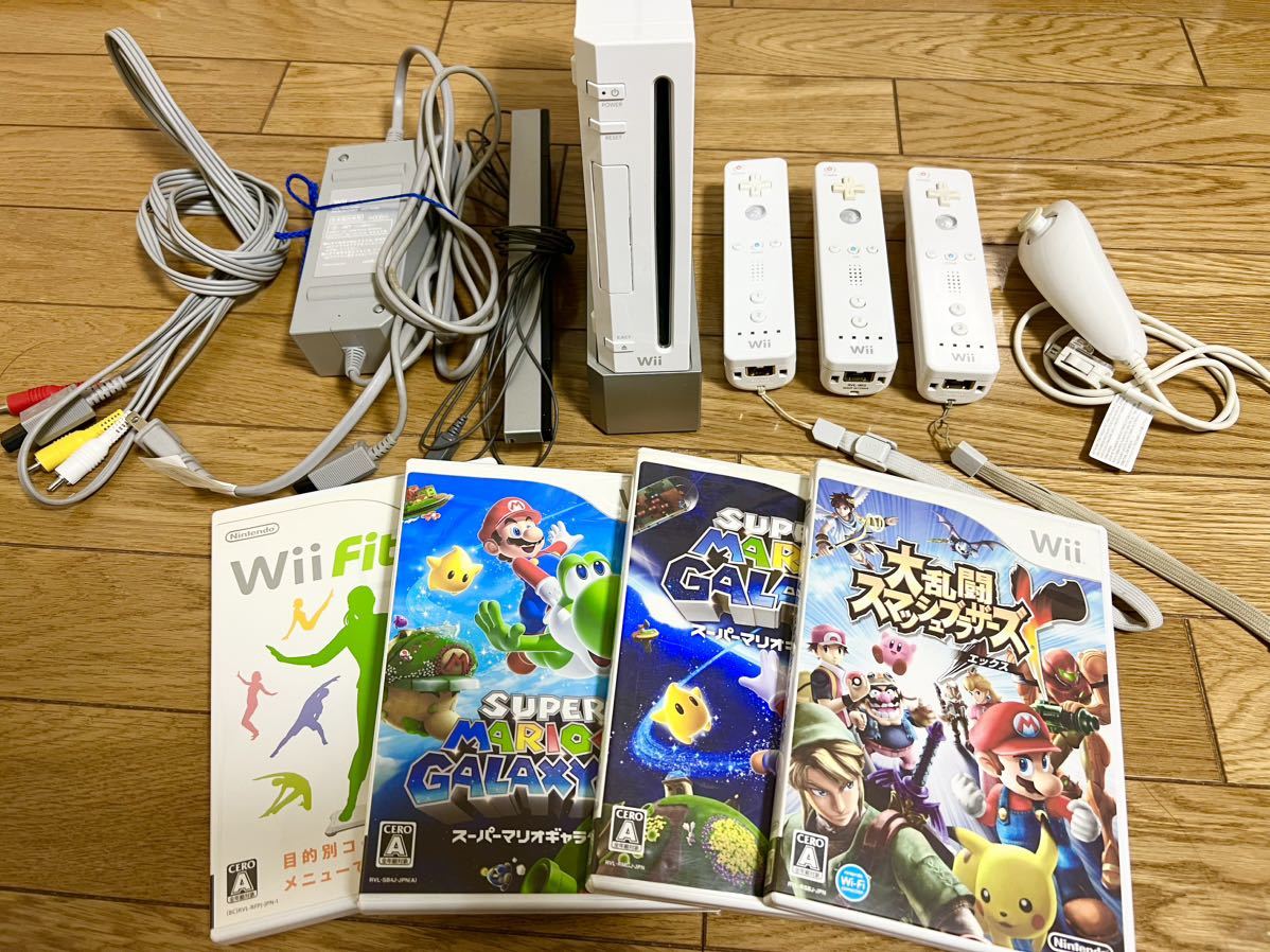 Wii 本体 3人分 カセット4種類付き 任天堂 ゲーム機 マリオ