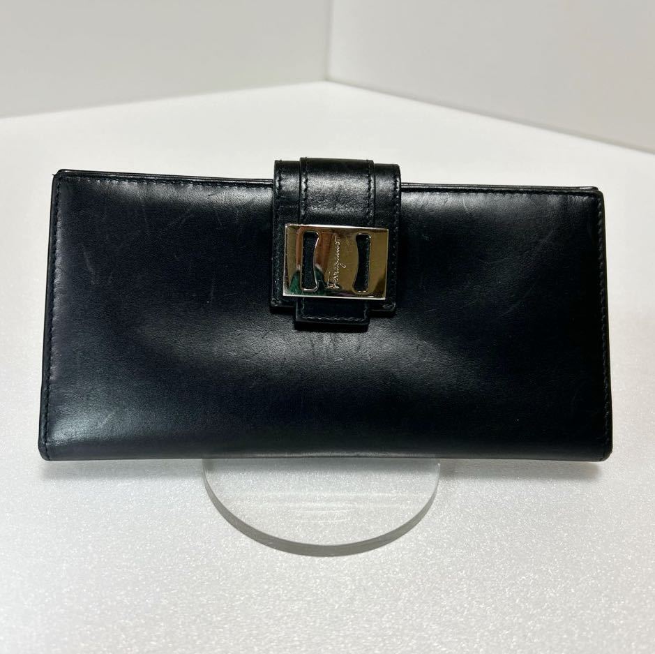 ◆Ferragamo フェラガモ◆ 長財布　スナップ式　二つ折り　本革　小銭入れ有　ブラック　IR-222410 【USED】1219_画像1