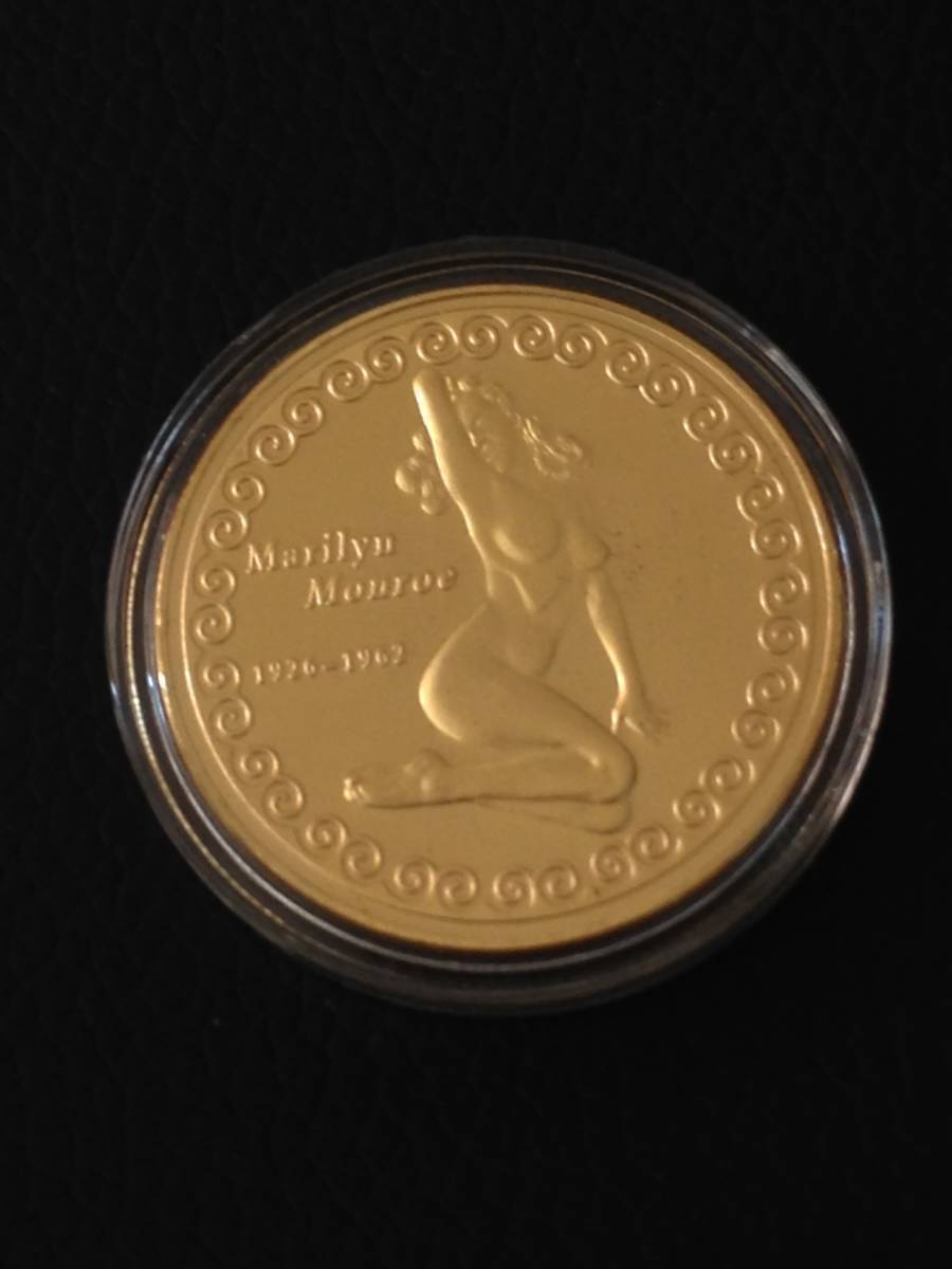 Z195-4)海外丸形記念金貨、カラーコイン、メダル*アメリカスパースターマリリン・モンロー*参考品1枚　セクシー　ノーマジーン_画像3