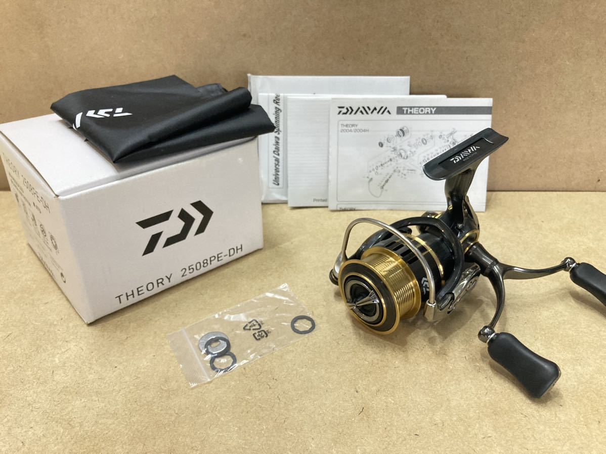 ダイワ 17 セオリー 2508PE-DH スピニング リール 中古品_画像1