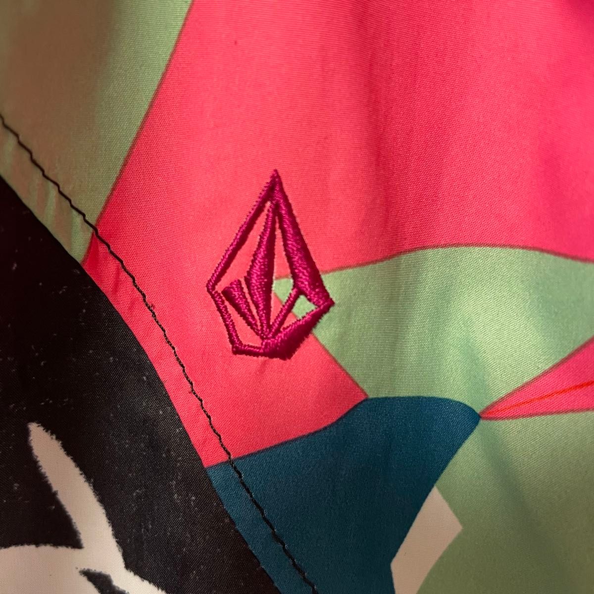 激レア VOLCOM クレイジーカラーパーカー カラフル 派手 奇抜 激レア VOLCOM クレイジーカラーパーカー カラフル 派手 奇抜