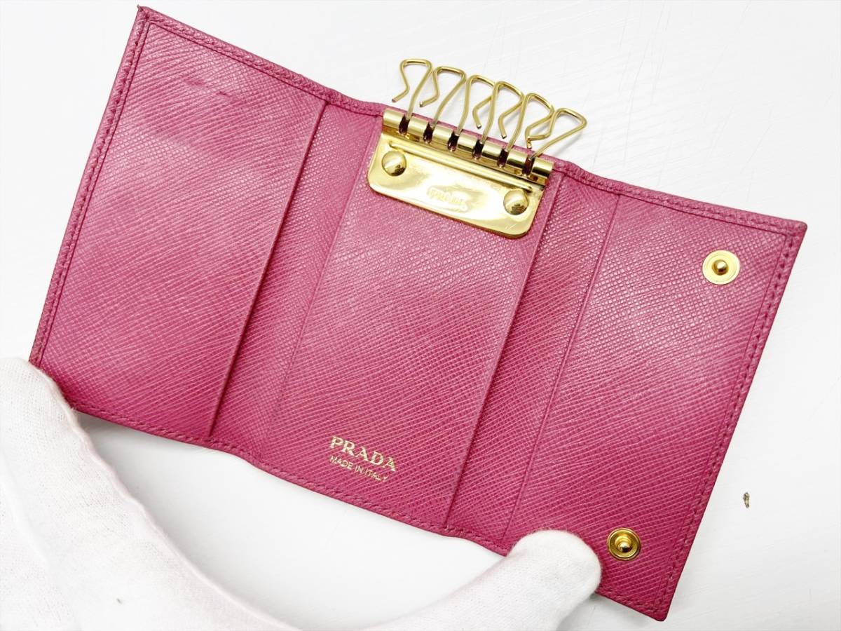 美品 PRADA プラダ サフィアーノレザー トライアングルロゴ キー 美品 PRADA プラダ サフィアーノレザー トライアングルロゴ キー