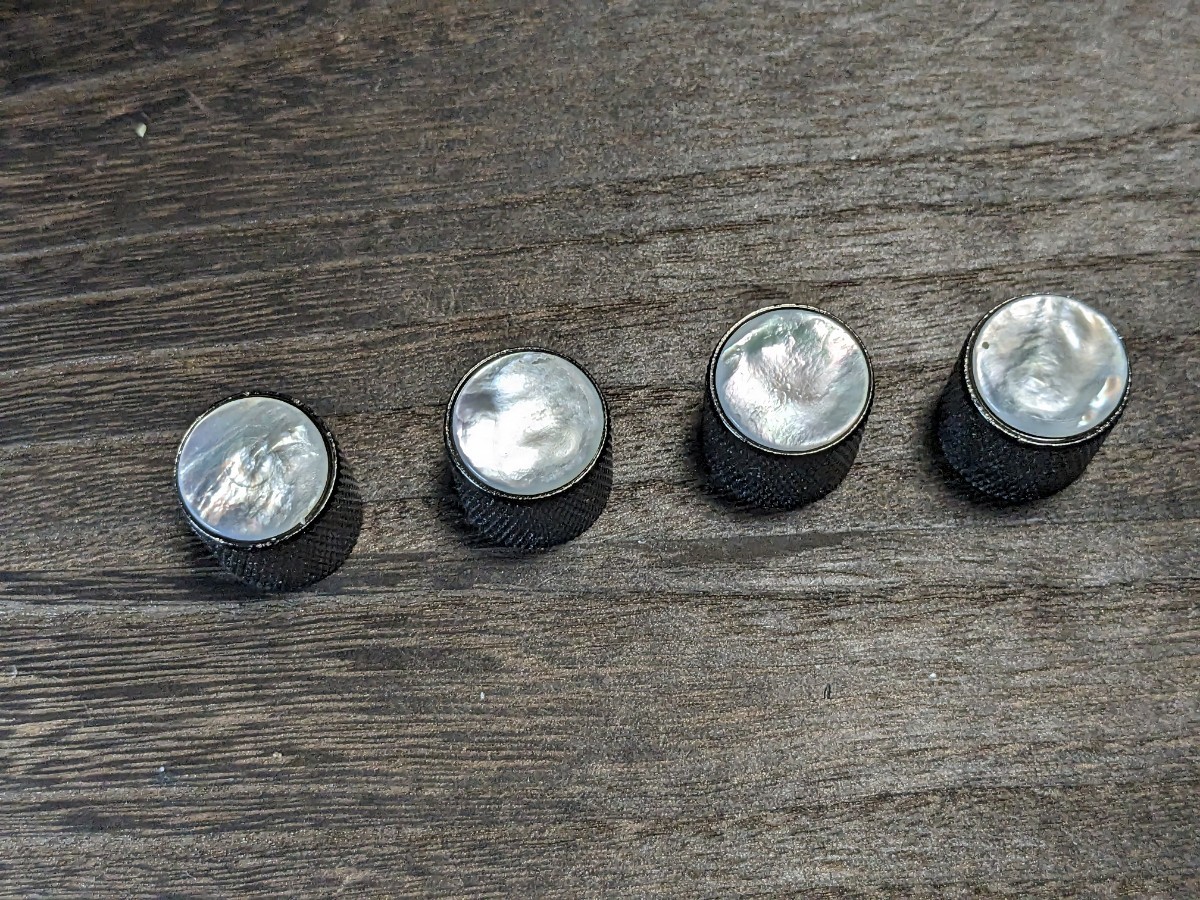  metal knob 4 piece unused goods black pearl pattern top 