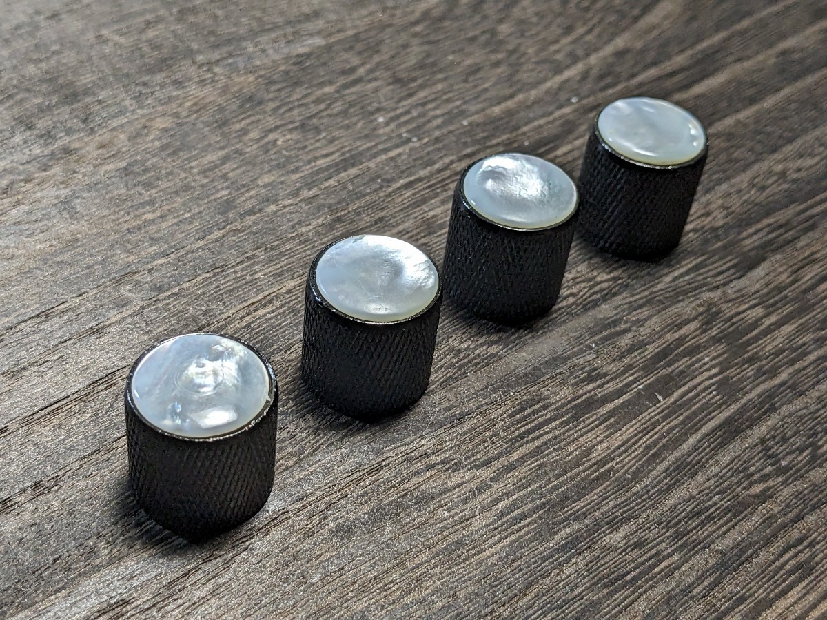  metal knob 4 piece unused goods black pearl pattern top 