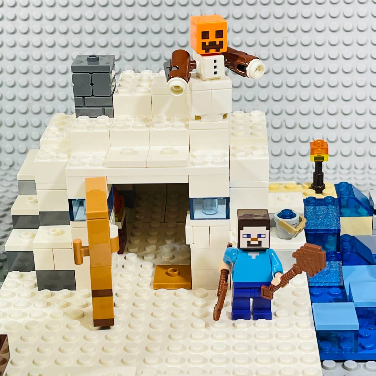 LEGO 21120 マインクラフト 雪の隠れ家-