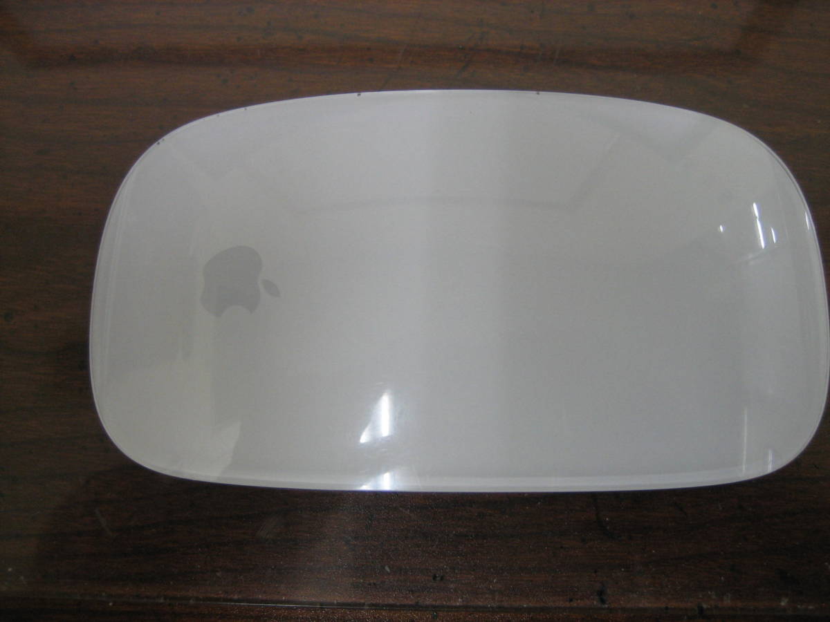 A1296 Apple Magic Mouse ホワイト 3Vdc 1st Gen Bluetooth接続（中古マウス）送料140円_画像7