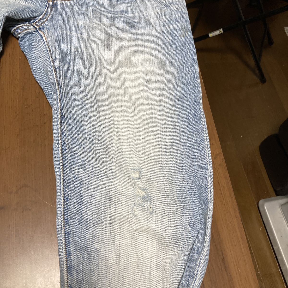 レディースデニムパンツ リーバイス 501xx ダメージ　w２４L32 ボタン裏刻印3269_画像4