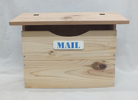 ! wooden mailbox. assembly kit.. handmade doesn't do .!