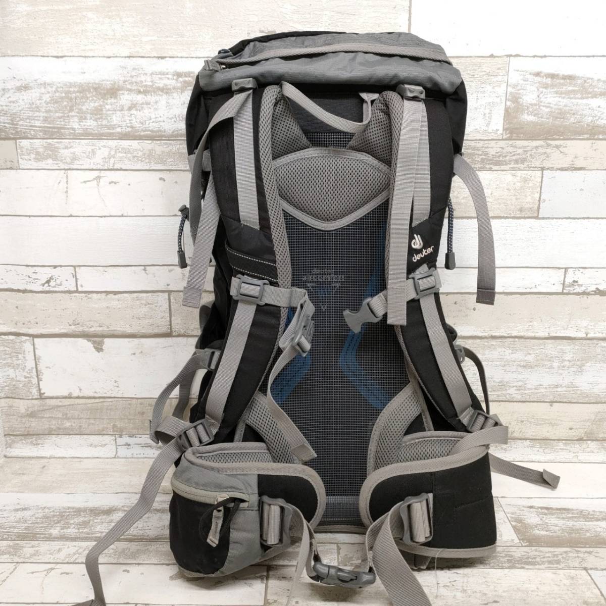 Deuter ドイター FUTURA32 フューチュラ32 バックパック 黒グレー 登山用 バックパック レインカバー付_画像2