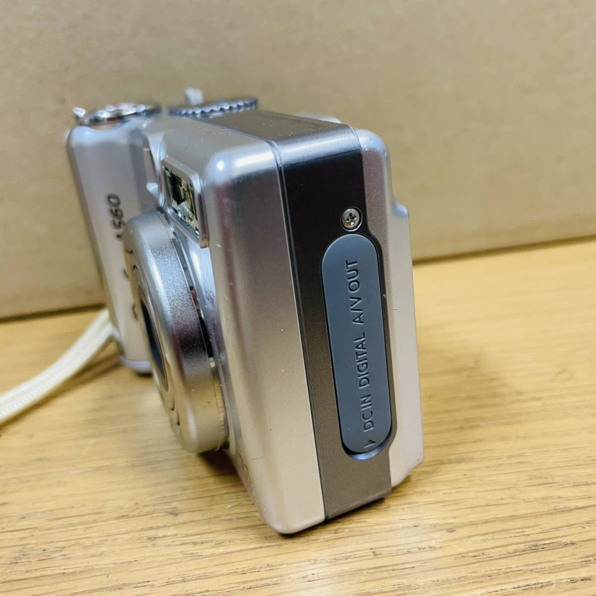 動作品 美品 Canon PowerShot A560 コンパクトデジタルカメラ 単三電池式 NN7467_画像3