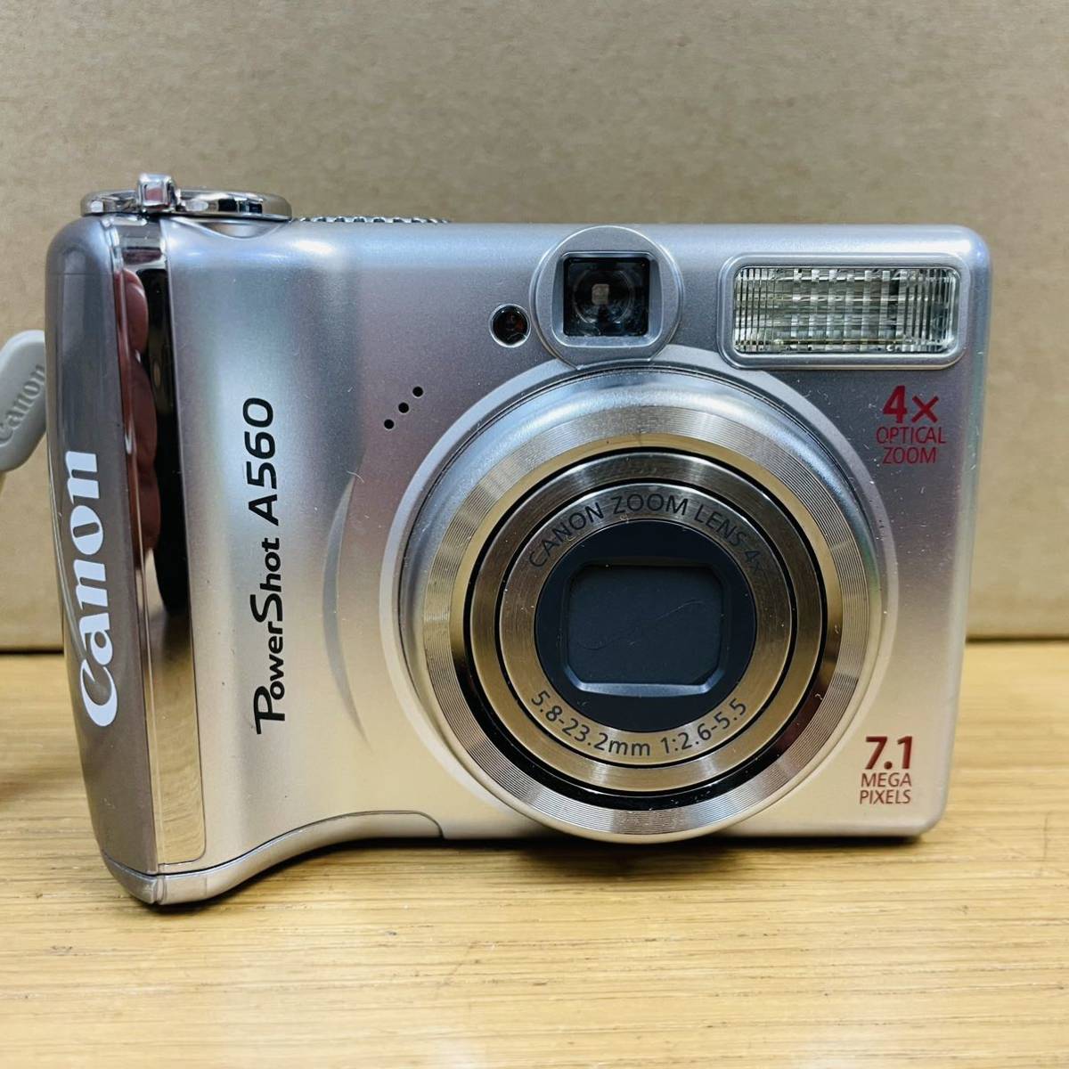 動作品 美品 Canon PowerShot A560 コンパクトデジタルカメラ 単三電池式 NN7467_画像1