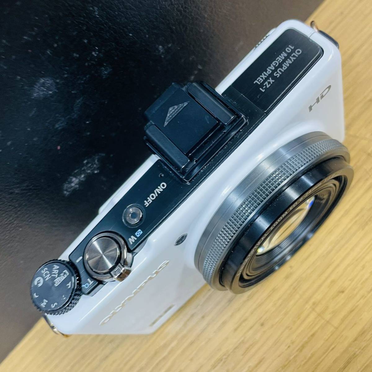 動作品 Olympus XZ-1 コンパクトデジタルカメラ ホワイト オリンパス バッテリー付き NN8035_画像4