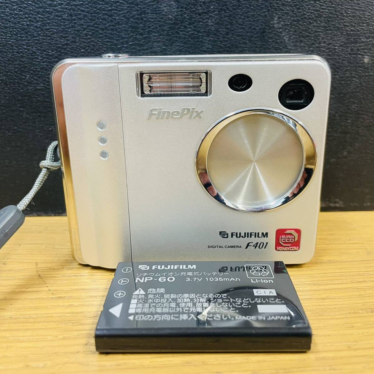 動作品 FUJIFILM FinePix F401 コンパクトデジタルカメラ NN8052(富士