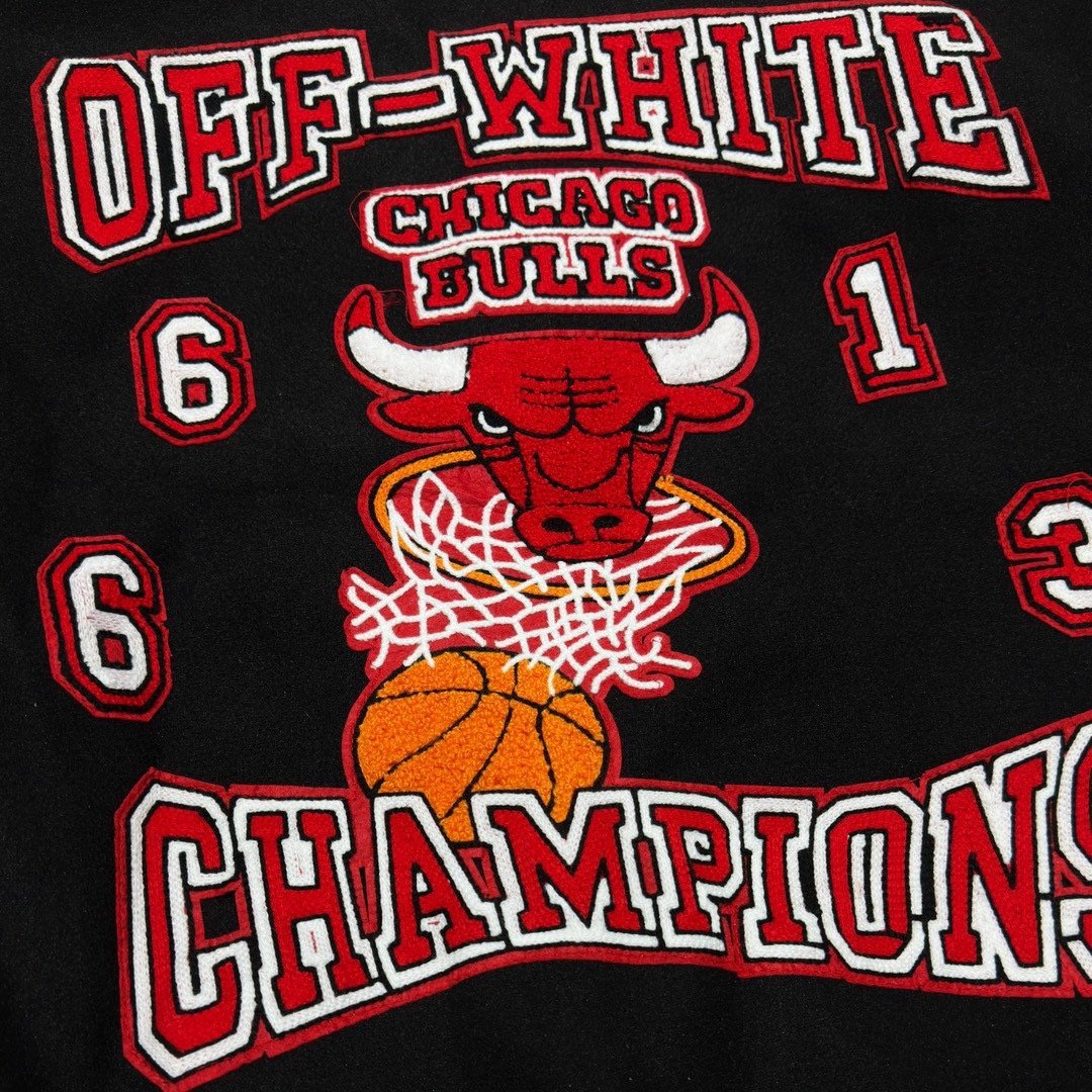 OFF-WHITE オフホワイト アウター・ジャケット Chicago Bulls Red Varsity スタジャン アウター・ジャケット ブラック 中古 ◆M◆JN 1_画像3