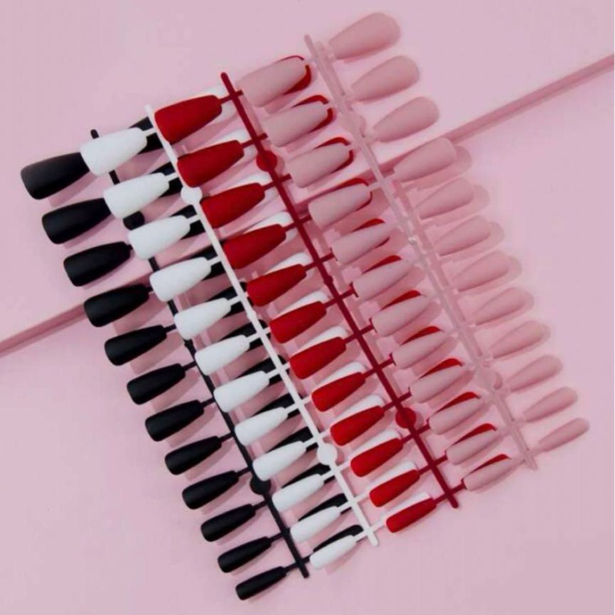 ネイルチップ つけ爪 赤 黒 白 ピンク マット シンプル ワンカラー 韓国 ベーシック