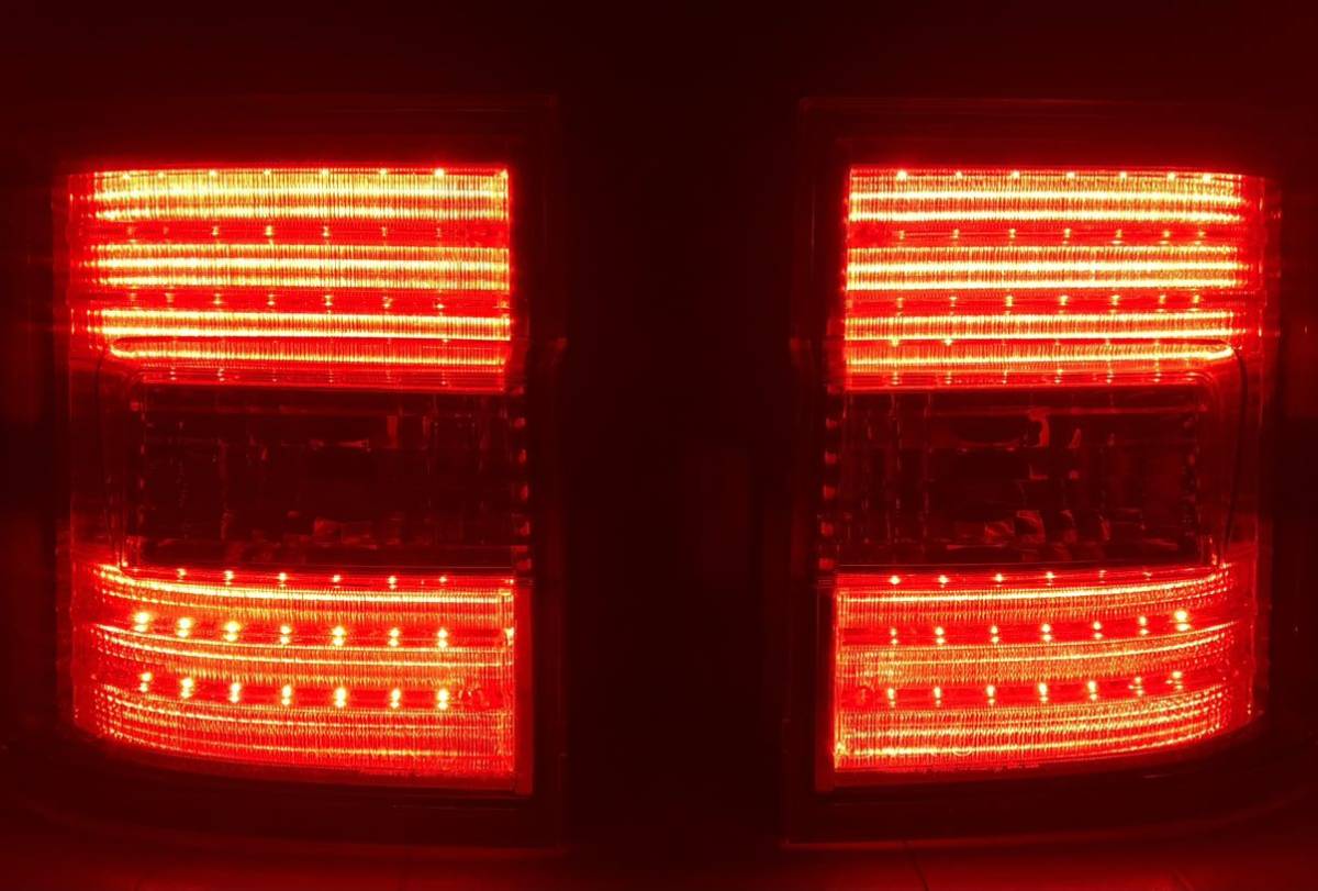 ミツビシ デリカ D5 セルフトレーディングARDIMENTO LED テールランプ クリア コンビ 左右セット 点灯確認済み 手渡し可能 美品_画像2