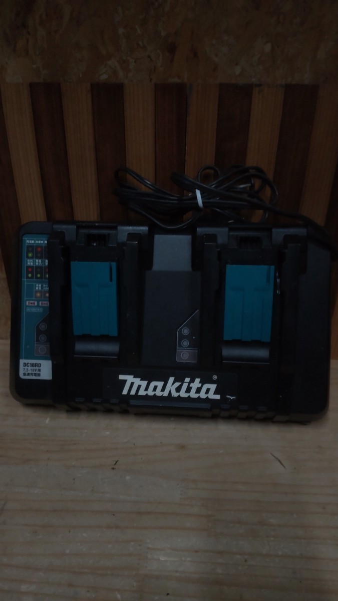 makita マキタ　二口急速充電器　DC18RD バッテリー充電器　急速充電器　純正品_画像1